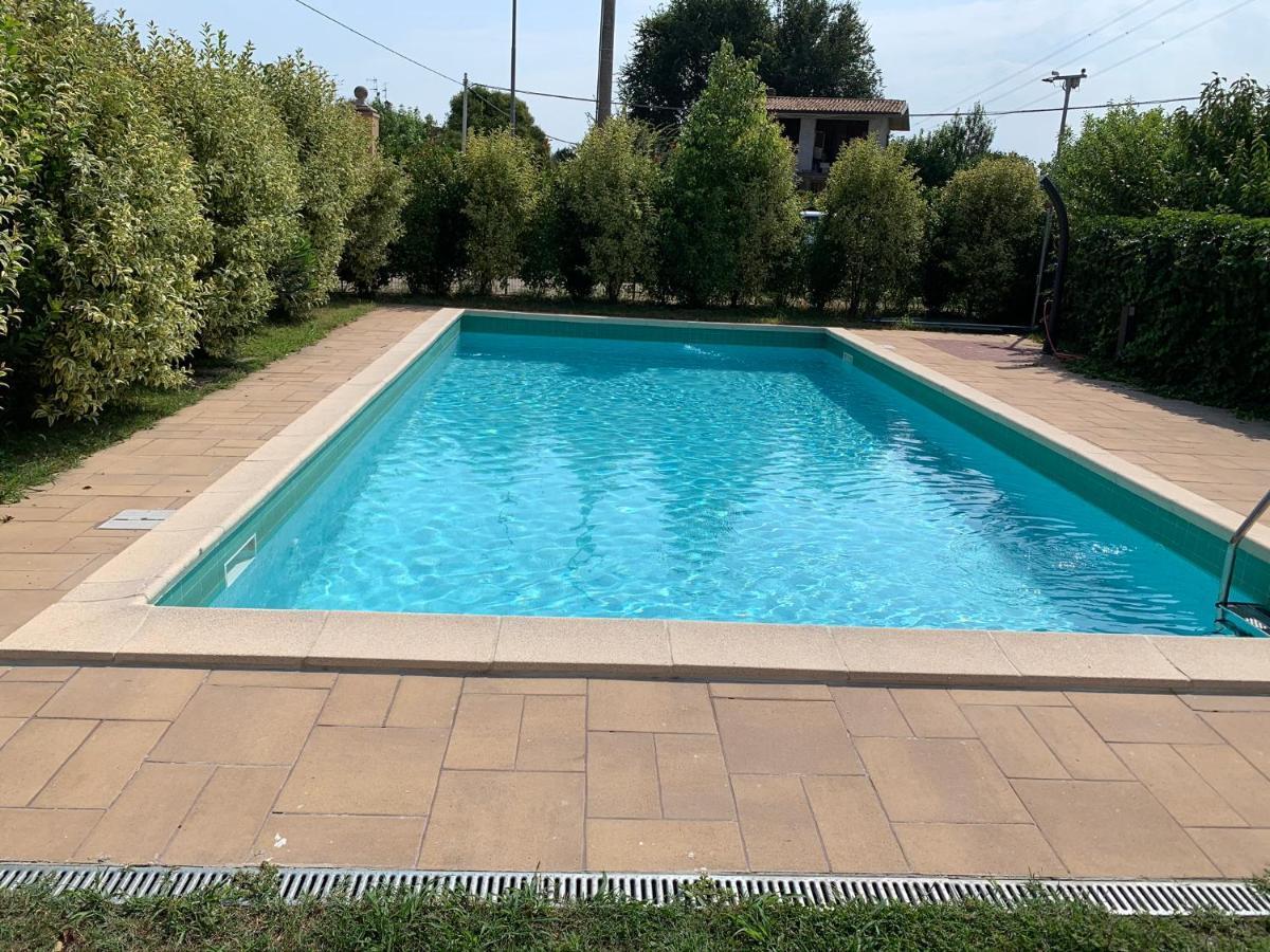Charming Attic Apartment With Balcony & Swimming Pool Desenzano del Garda Ngoại thất bức ảnh