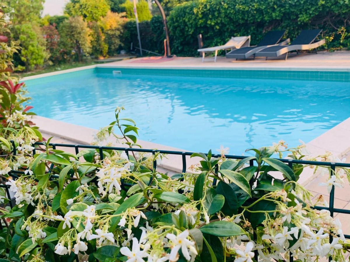 Charming Attic Apartment With Balcony & Swimming Pool Desenzano del Garda Ngoại thất bức ảnh
