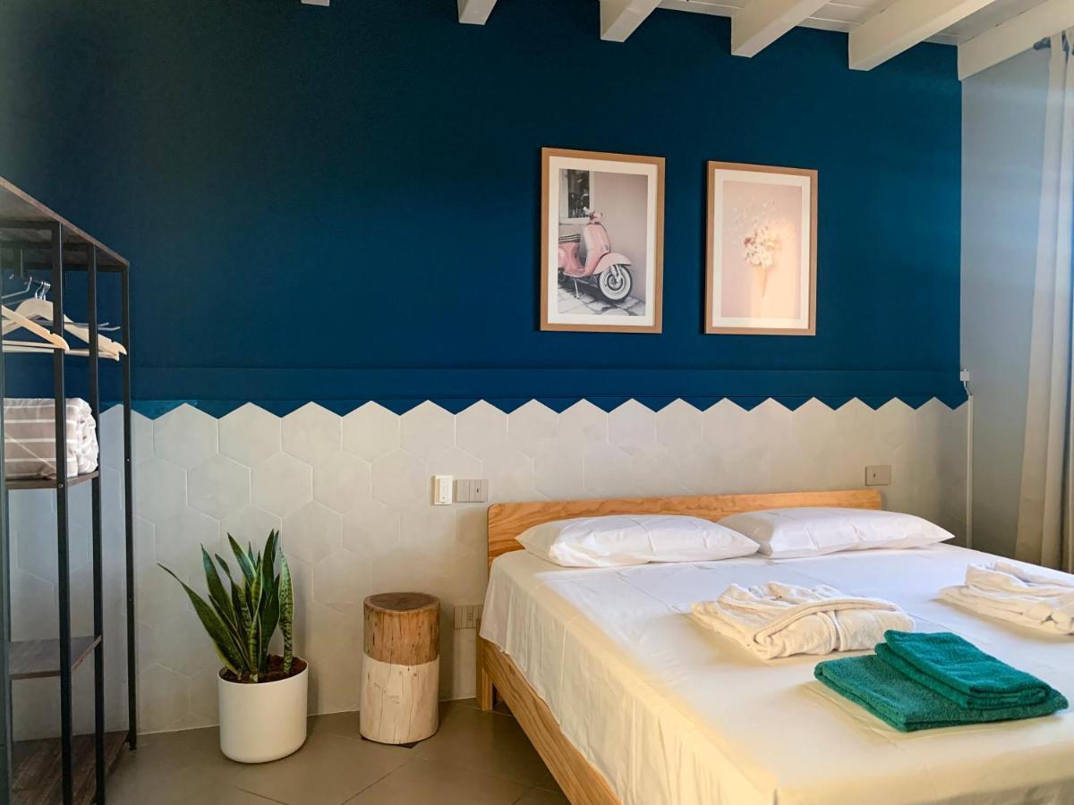 Charming Attic Apartment With Balcony & Swimming Pool Desenzano del Garda Ngoại thất bức ảnh